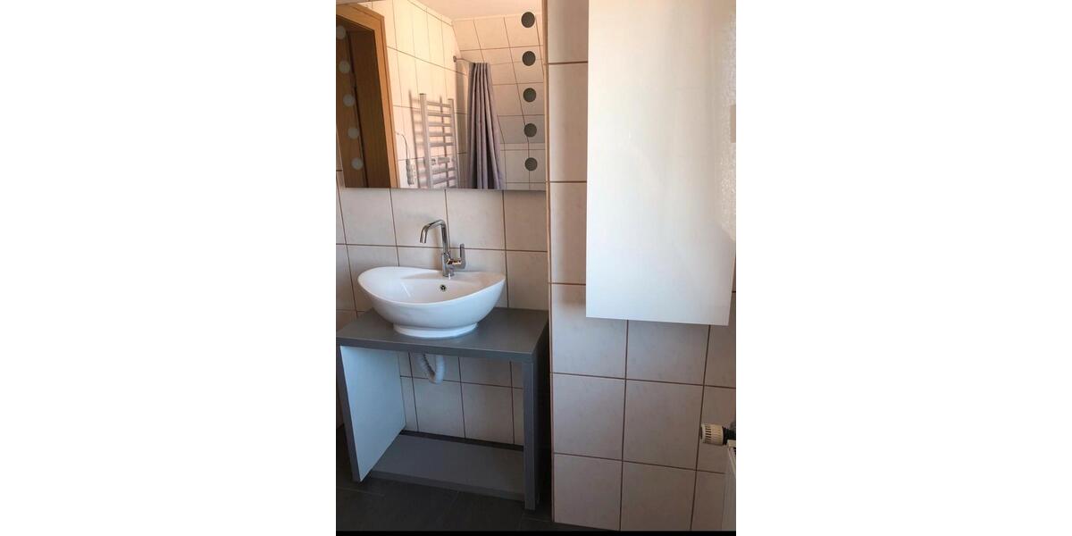 Dachgeschoßwohnung Sachsenheim - 2.5 Zimmer, 65 m&sup2;, 870&euro; | Angebot:26186676