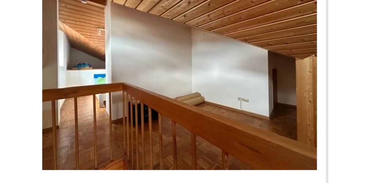 Dachgeschoßwohnung Stuttgart Feuerbach - 2.5 Zimmer, 75 m&sup2;, 1.010&euro; | Angebot:26237150