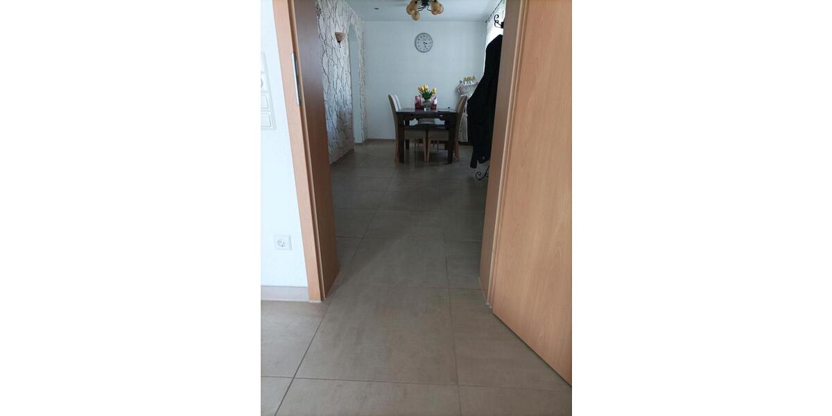 Etagenwohnung Esslingen am Neckar Oberesslingen - 3.5 Zimmer, 76 m&sup2;, 280.000&euro; | Angebot:26040528