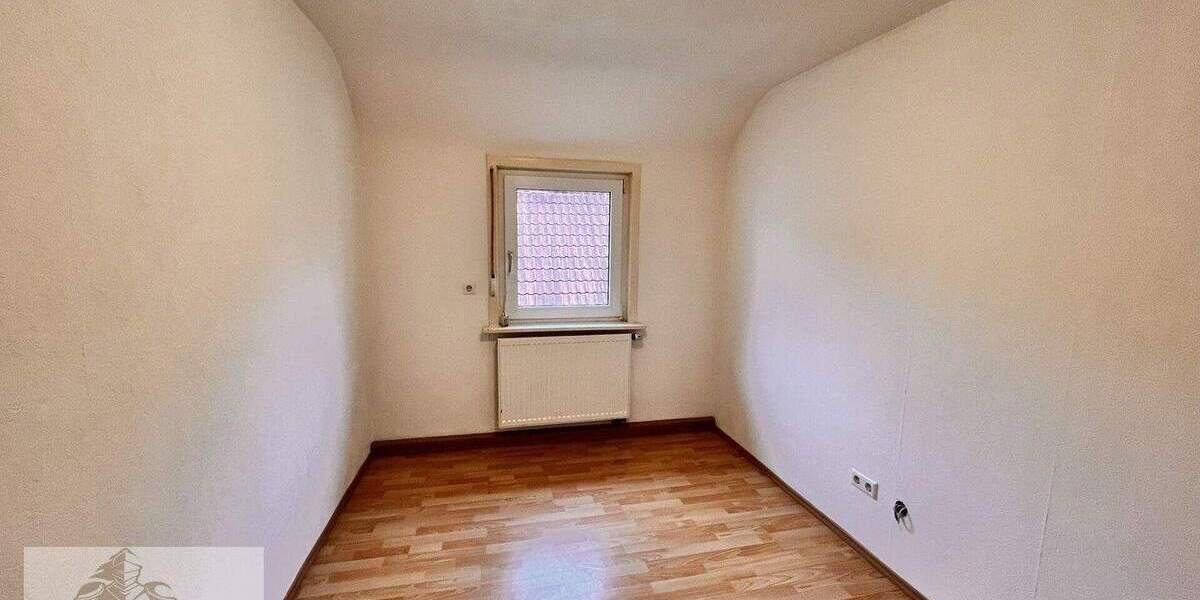 Mehrfamilienhaus, Wohnhaus Sulzbach an der Murr Sulzbach - 7 Zimmer, 183 m&sup2;, 350.000&euro; | Angebot:25742875
