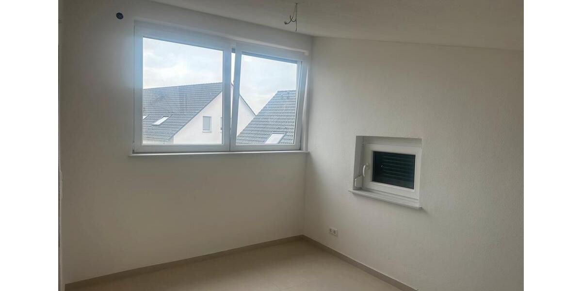 Dachgeschoßwohnung Altbach - 1 Zimmer, 50 m&sup2;, 750&euro; | Angebot:27591494