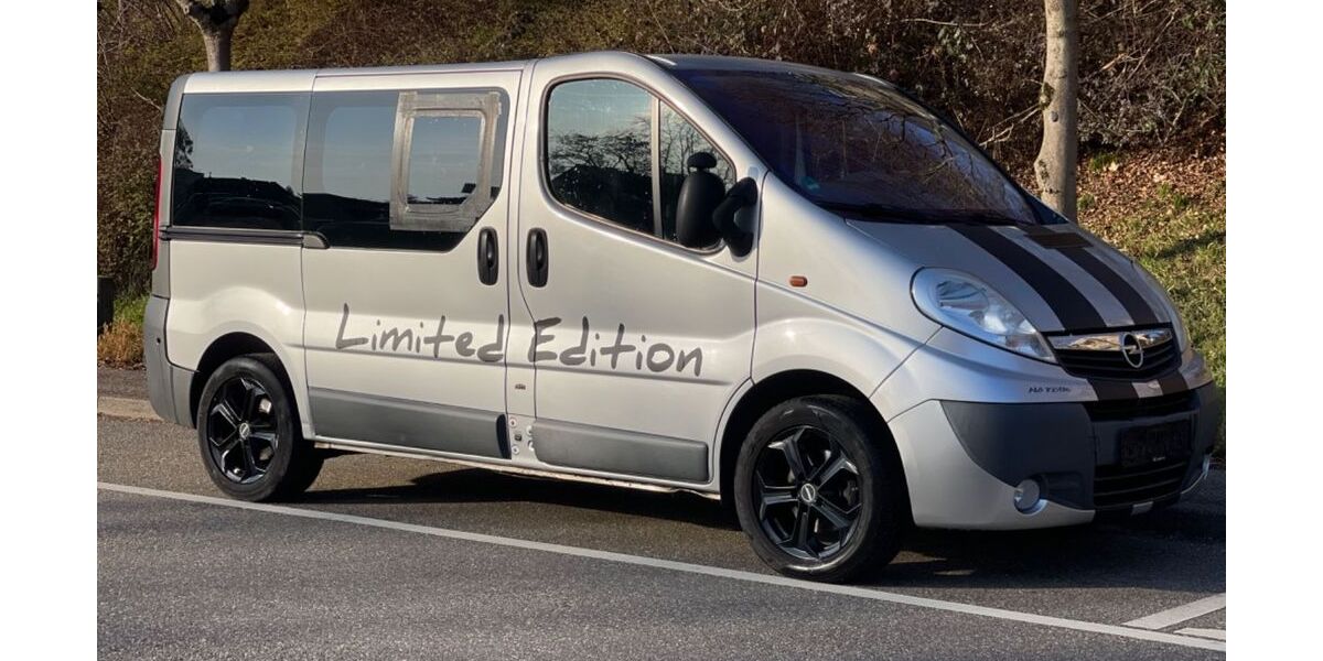 Opel Vivaro 156.000 km 11.900 &euro; Fellbach 70736