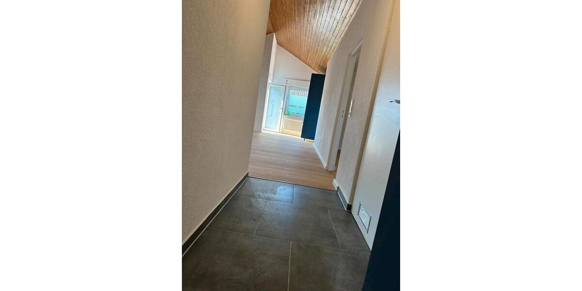 Dachgeschoßwohnung Stuttgart Fasanenhof-Ost - 2 Zimmer, 64 m&sup2;, 1.150&euro; | Angebot:27581943