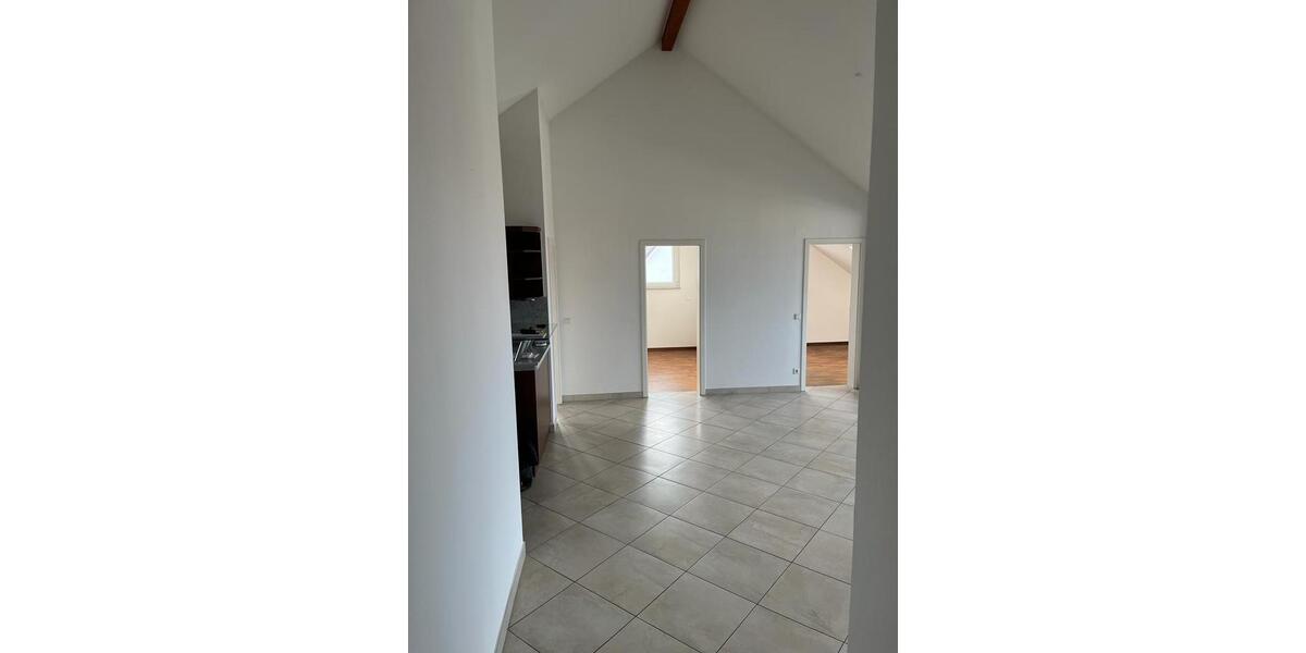 Dachgeschoßwohnung Denkendorf - 3.5 Zimmer, 95 m&sup2;, 1.320&euro; | Angebot:27587633