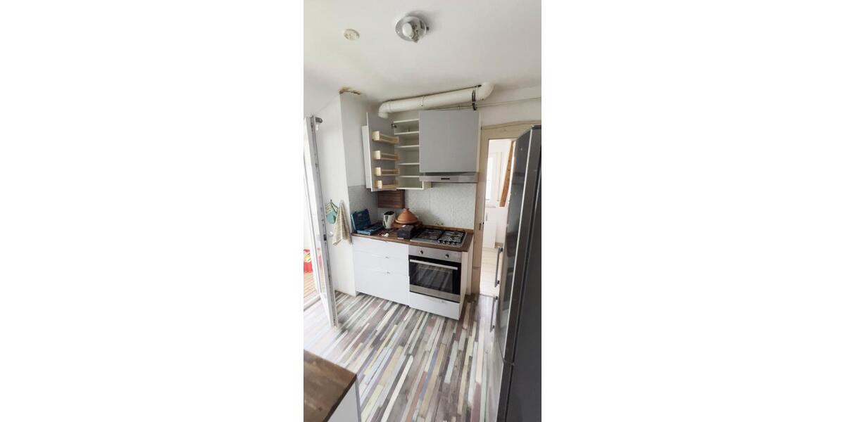 Dachgeschoßwohnung Stuttgart Bad Cannstatt - 3 Zimmer, 65 m&sup2;, 210.000&euro; | Angebot:27168316
