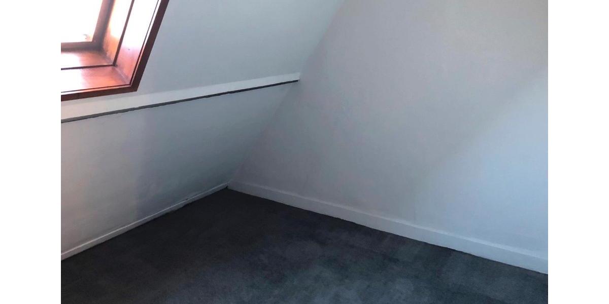 Dachgeschoßwohnung Sachsenheim - 2.5 Zimmer, 65 m&sup2;, 870&euro; | Angebot:26186676
