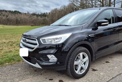 Ford Kuga 72.000 km 11.700 &euro; Illingen 75428