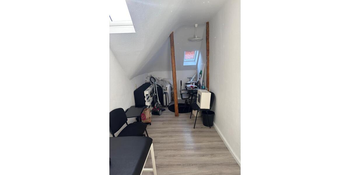 Dachgeschoßwohnung Stuttgart Stuttgart-Süd - 3.5 Zimmer, 75 m&sup2;, 1.090&euro; | Angebot:25896088