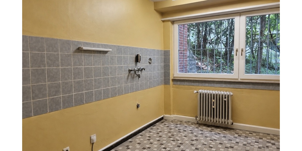 Familienfreundliches Einfamilienhaus mit Einliegerwohnung in attraktiver Aussichtslage von Leonberg - Einliegerwohnung Leonberg Leonberg | Angebot:27550187