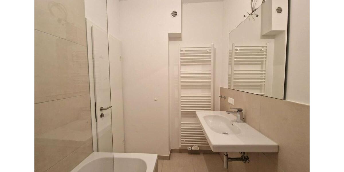 Dachgeschoßwohnung Stuttgart Stuttgart-Süd - 2 Zimmer, 63 m&sup2;, 1.275&euro; | Angebot:26133397