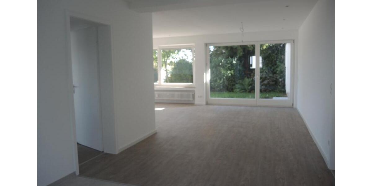 Erdgeschoßwohnung Esslingen am Neckar Brühl - 3.5 Zimmer, 124 m&sup2;, 1.700&euro; | Angebot:27547278