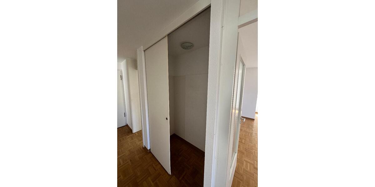 Etagenwohnung Esslingen am Neckar Hegensberg - 3 Zimmer, 70 m&sup2;, 790&euro; | Angebot:26235879