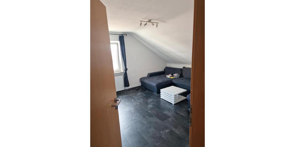 Dachgeschoßwohnung Baltmannsweiler - 2.5 Zimmer, 45 m&sup2;, 155.000&euro; | Angebot:25632822