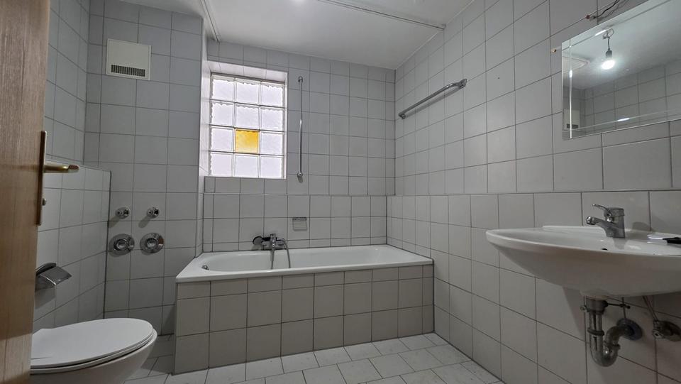 Hochparterre Ludwigsburg Hoheneck - 2.5 Zimmer, 70 m&sup2;, 298.000&euro; | Angebot:26987281