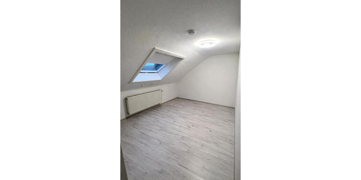Dachgeschoßwohnung Schorndorf - 3 Zimmer, 61 m&sup2;, 219.000&euro; | Angebot:26524703