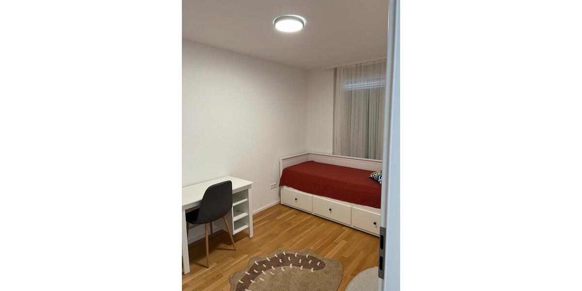 Etagenwohnung Esslingen am Neckar Brühl - 5 Zimmer, 127 m&sup2;, 2.500&euro; | Angebot:25292623