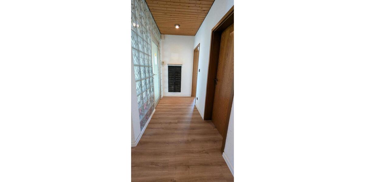 Etagenwohnung Stuttgart Hedelfingen - 4 Zimmer, 100 m&sup2;, 1.300&euro; | Angebot:27534757