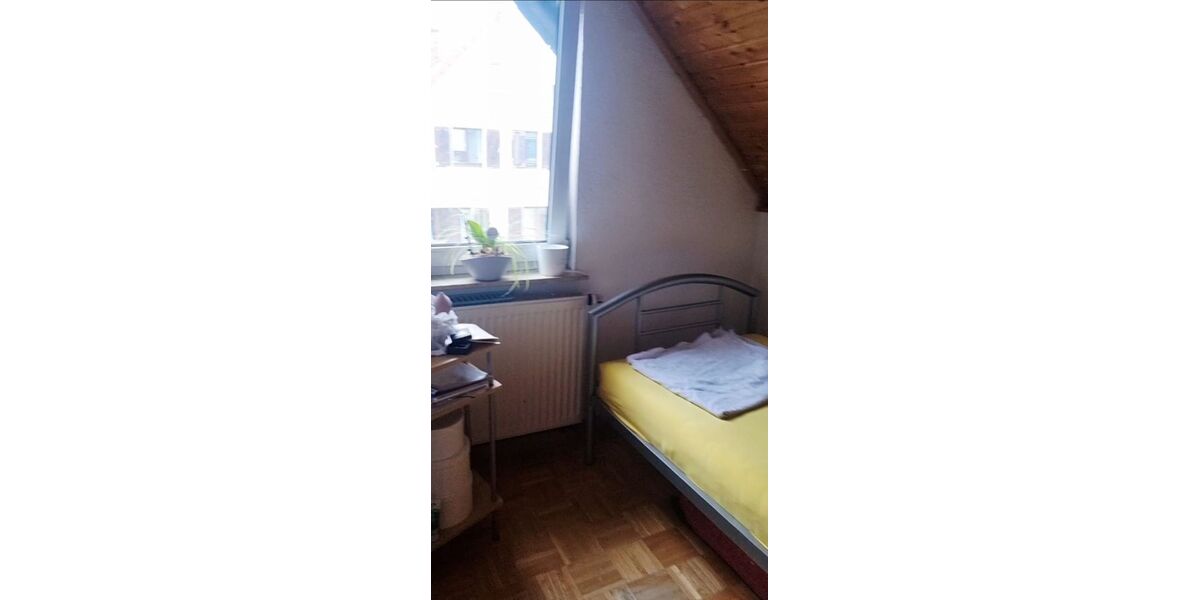 Gemütliche Dachgeschosswohnung für eine oder 2 Personen im Zentrum von Feuerbach - 2- Stuttgart Feuerbach | Angebot:27192698