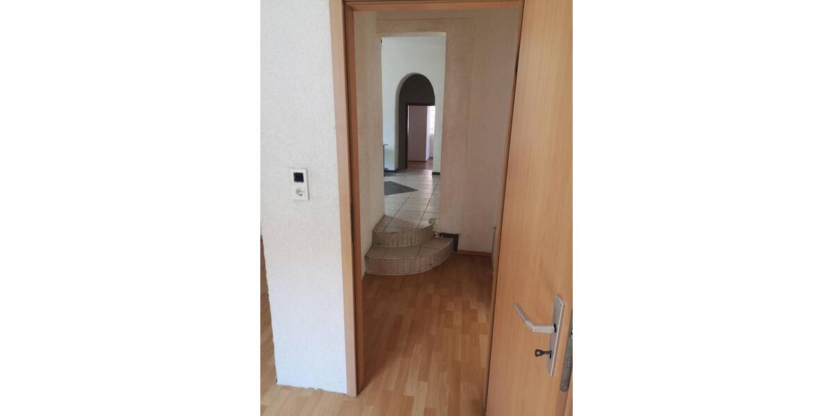 Etagenwohnung Stuttgart Zuffenhausen - 3.5 Zimmer, 90 m&sup2;, 1.090&euro; | Angebot:25860229