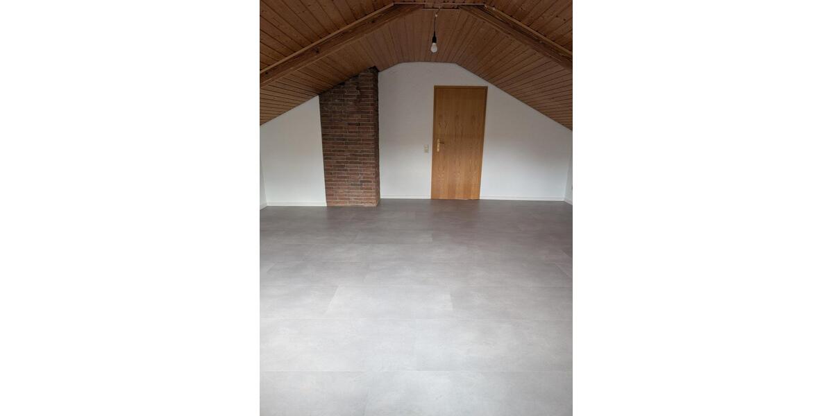 Dachgeschoßwohnung Weissach im Tal - 2.5 Zimmer, 69 m&sup2;, 870&euro; | Angebot:27557897
