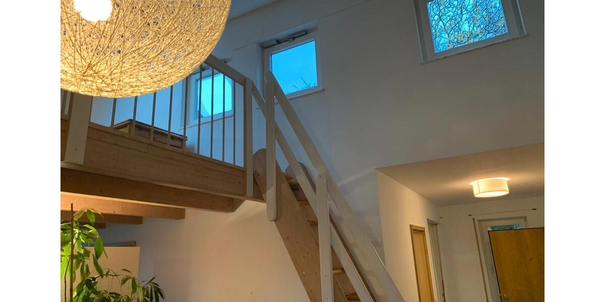 Dachgeschoßwohnung Stuttgart Lehen - 2 Zimmer, 90 m&sup2;, 1.460&euro; | Angebot:25992085