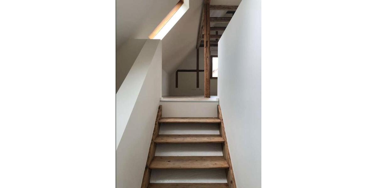 Dachgeschoßwohnung Ludwigsburg Hoheneck - 2.5 Zimmer, 65 m&sup2;, 1.150&euro; | Angebot:27590316