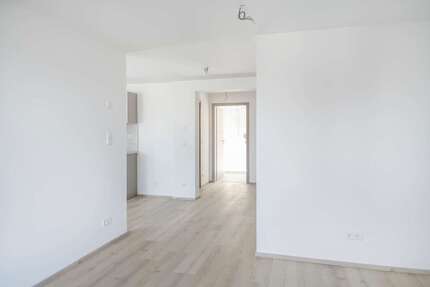 Hochwertig sanierte 2-Zimmer-Dachgeschosswohnung mit Balkon - Wohnung Esslingen am Neckar Oberesslingen | Angebot:27517943