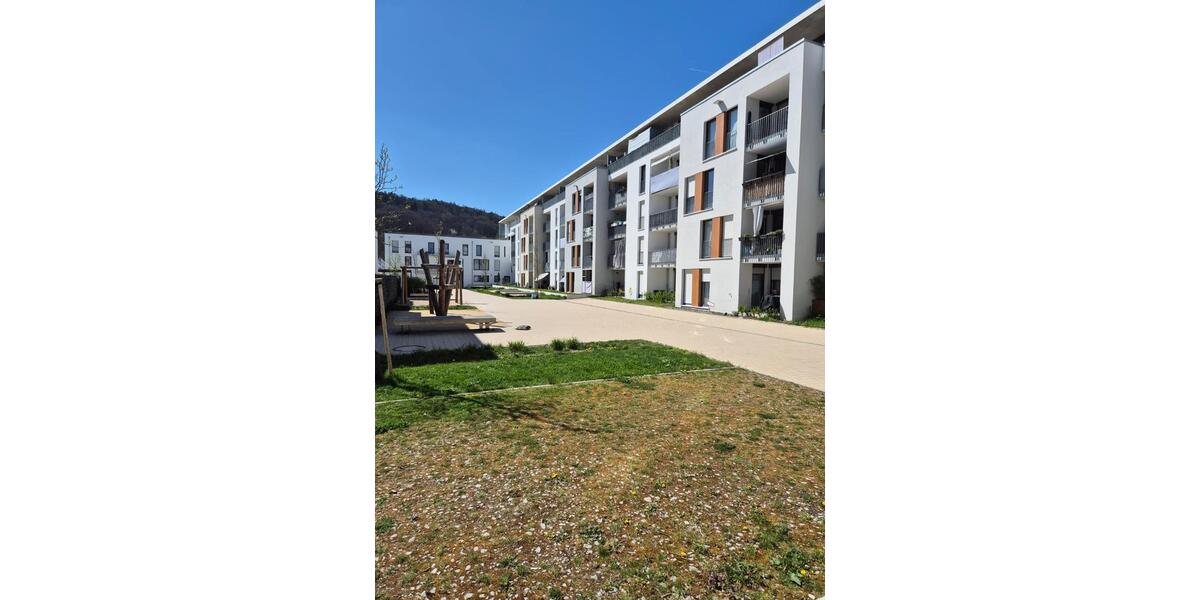 Erdgeschoßwohnung Esslingen am Neckar Brühl - 3 Zimmer, 80 m&sup2;, 1.375&euro; | Angebot:25972429