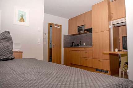 Zimmer Stuttgart Stuttgart-Mitte - 1 Zimmer, 1.000&euro; | Angebot:27575559