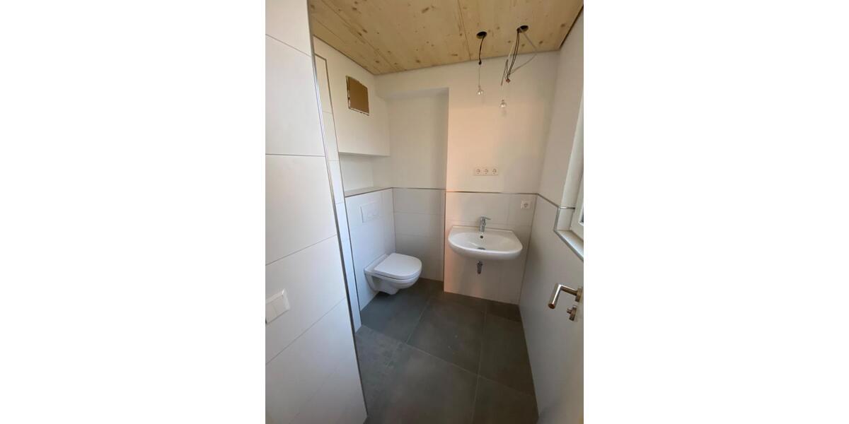 Etagenwohnung Brackenheim - 6 Zimmer, 140 m&sup2;, 1.450&euro; | Angebot:27564674