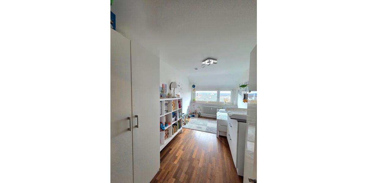 Dachgeschoßwohnung Stuttgart Neuwirtshaus - 3.5 Zimmer, 86 m&sup2;, 399.000&euro; | Angebot:26052030