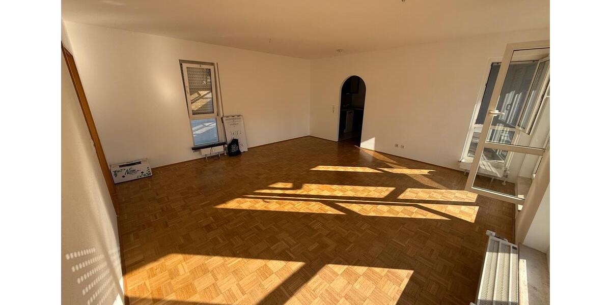Etagenwohnung Esslingen am Neckar - 2 Zimmer, 65 m&sup2;, 1.000&euro; | Angebot:25944159