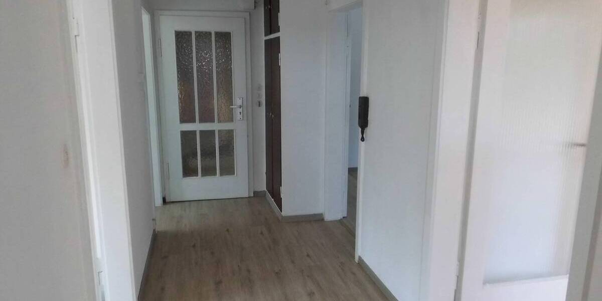 Etagenwohnung Stuttgart Bad Cannstatt - 3 Zimmer, 67 m&sup2;, 990&euro; | Angebot:25677667