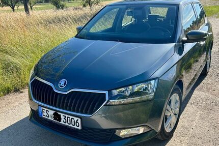 Skoda Fabia 27.700 km 12.900 &euro; Leinfelden 70771