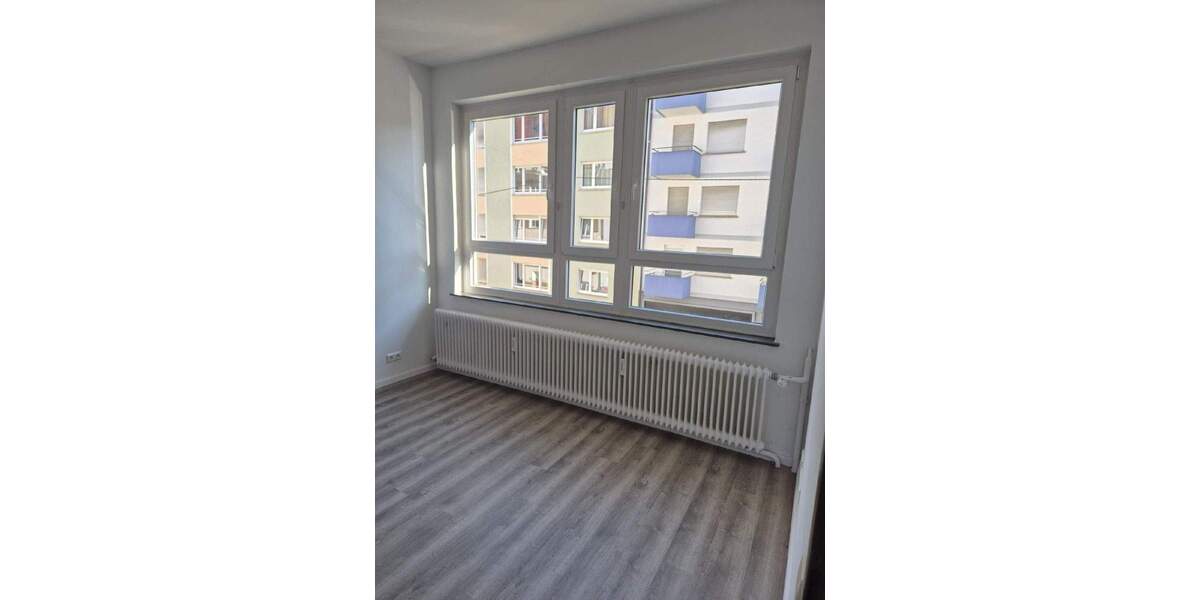 Etagenwohnung Stuttgart Ost - 3 Zimmer, 126 m&sup2;, 2.200&euro; | Angebot:25674459