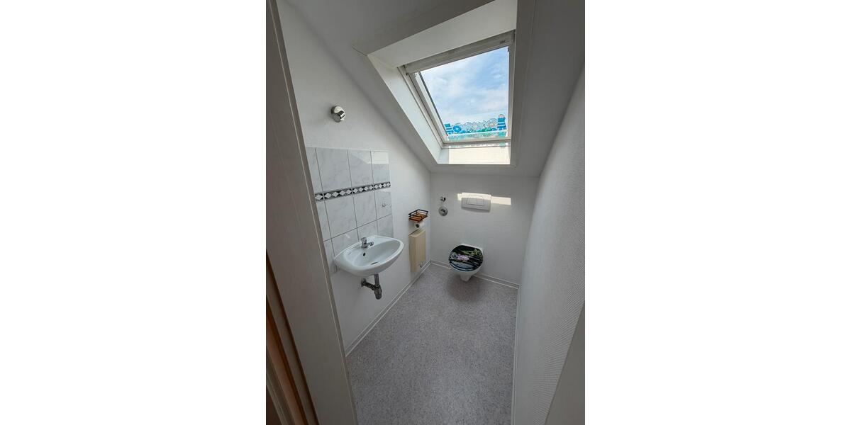 Dachgeschoßwohnung Winnenden - 3 Zimmer, 65 m&sup2;, 920&euro; | Angebot:27535615