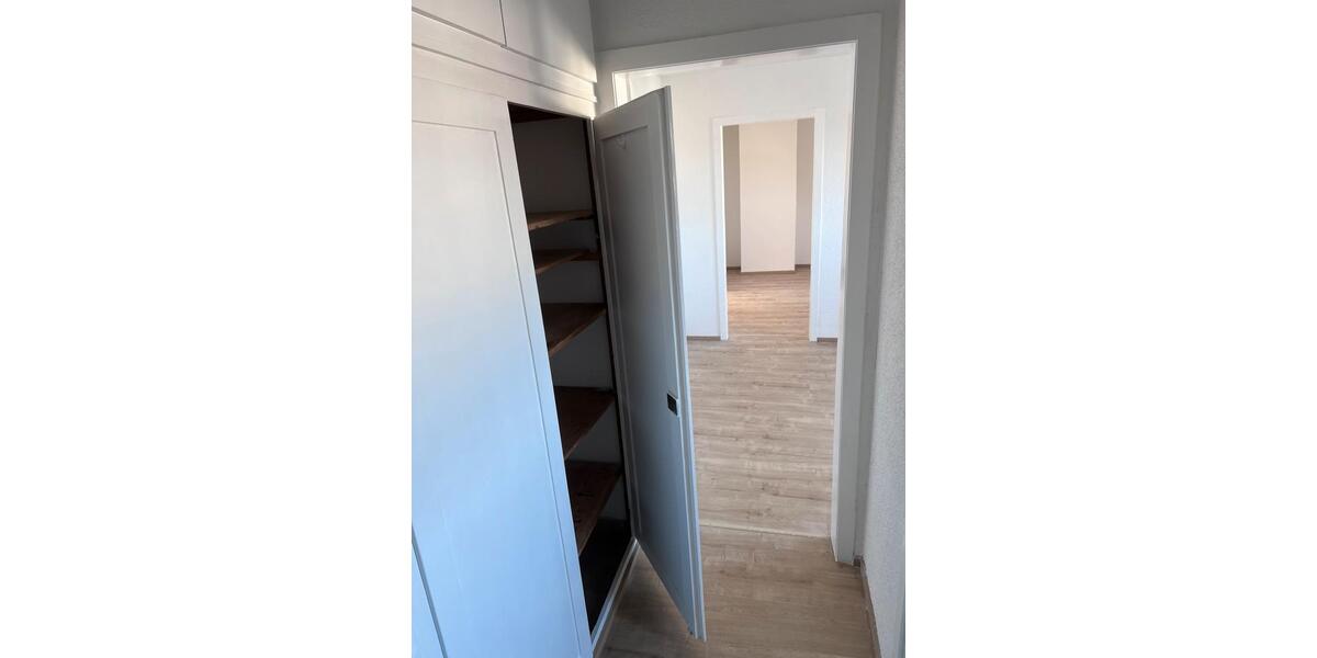 Dachgeschoßwohnung Stuttgart Mühlhausen - 3 Zimmer, 50 m&sup2;, 1.100&euro; | Angebot:25381702