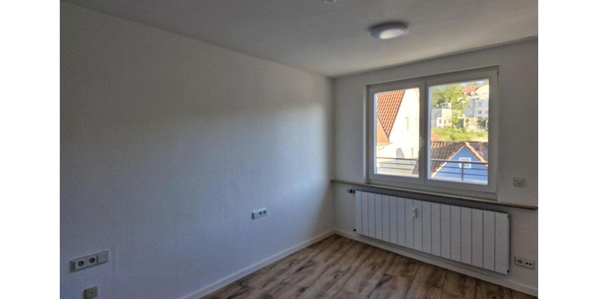 Einfamilienhaus Backnang - 3 Zimmer, 93 m&sup2;, 1.100&euro; | Angebot:27545308