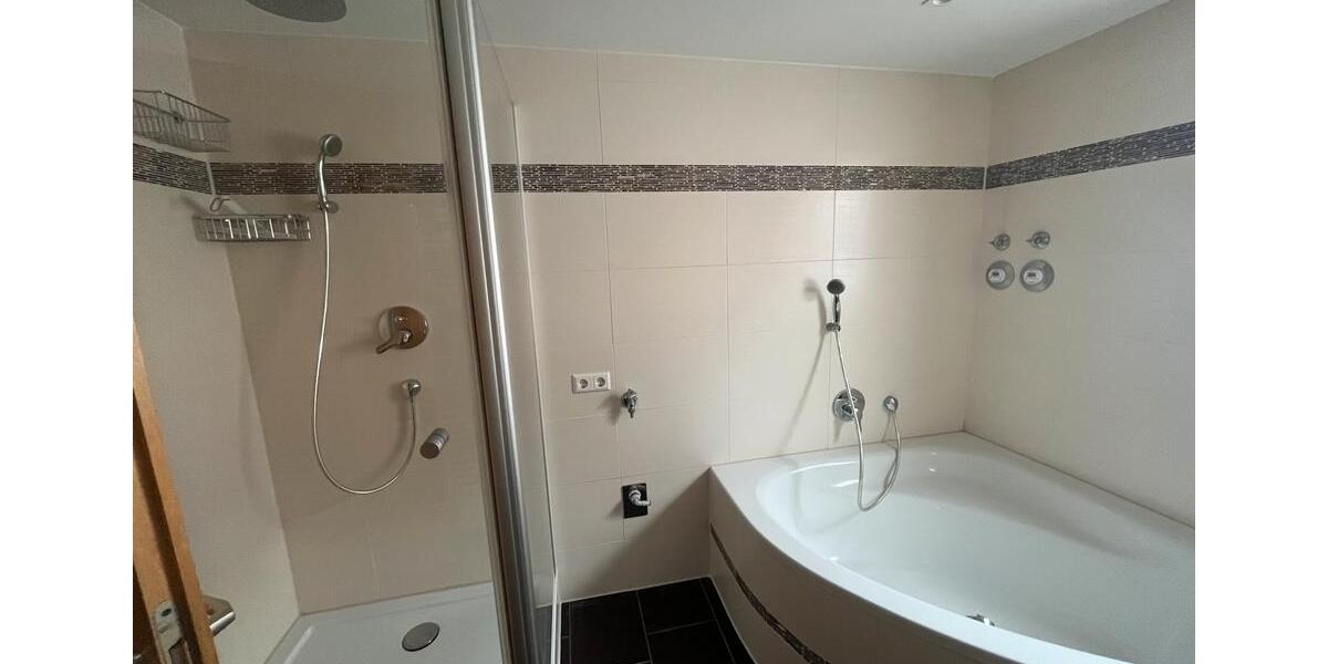 Etagenwohnung Hessigheim - 4.5 Zimmer, 96 m&sup2;, 1.400&euro; | Angebot:25930069