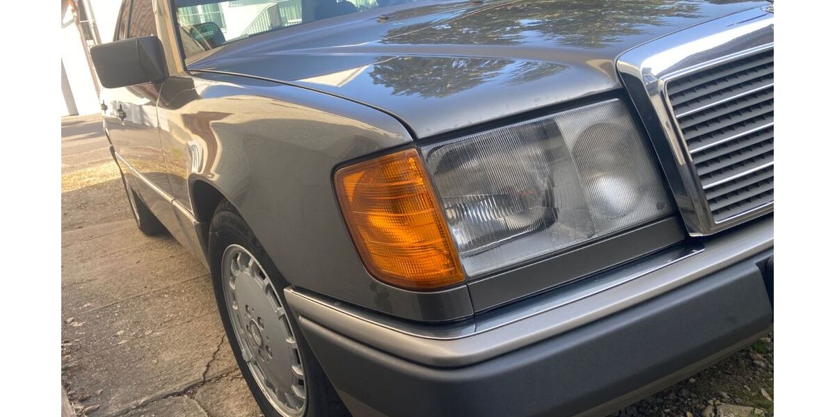 Mercedes-Benz 300 281.711 km 11.500 &euro; Weil der Stadt 71263