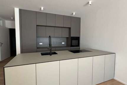 Wohnung Esslingen am Neckar - 2 Zimmer, 88 m&sup2;, 1.975&euro; | Angebot:26731270