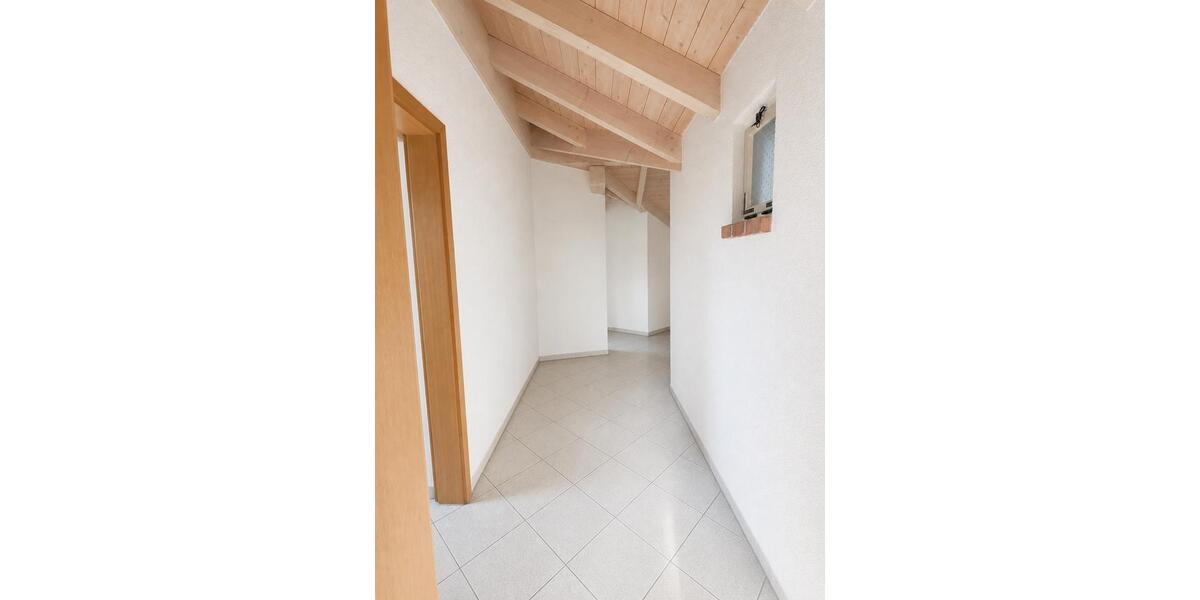 Dachgeschoßwohnung Vaihingen an der Enz - 3 Zimmer, 90 m&sup2;, 1.350&euro; | Angebot:27554043