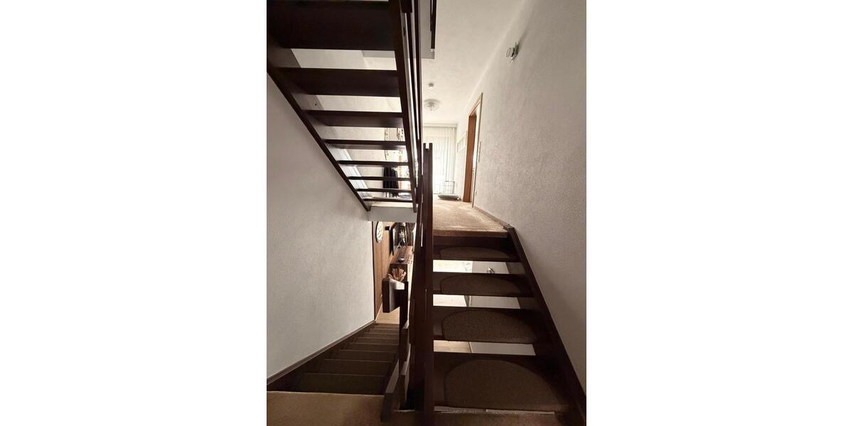 Reihenhaus Stuttgart Hedelfingen - 7 Zimmer, 125 m&sup2;, 630.000&euro; | Angebot:27546673
