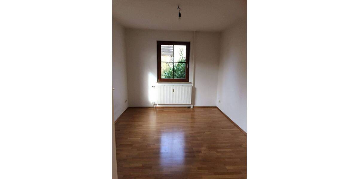 Etagenwohnung Plochingen - 3 Zimmer, 66 m&sup2;, 650&euro; | Angebot:26920384