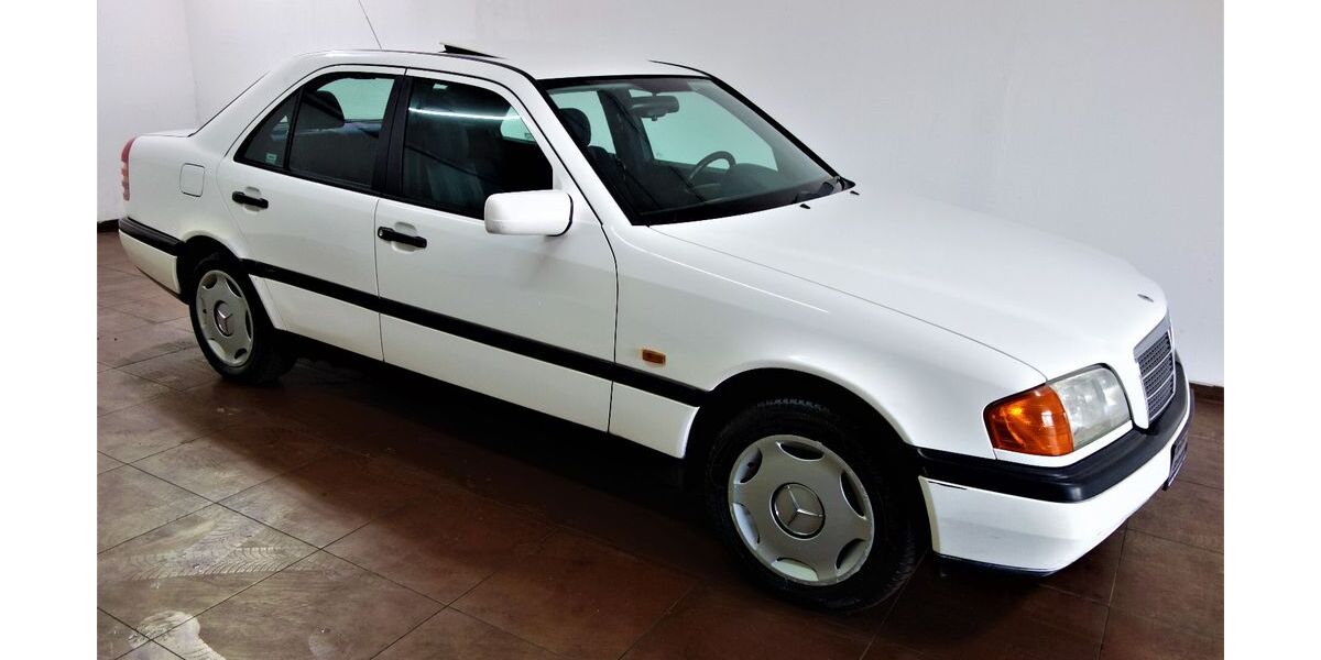 Mercedes-Benz C 180 118.000 km 2.900 &euro; Mühlacker 75417