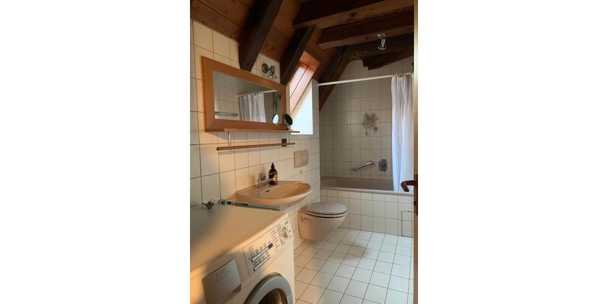 Dachgeschoßwohnung Ludwigsburg Hoheneck - 2.5 Zimmer, 70 m&sup2;, 210.000&euro; | Angebot:26844883