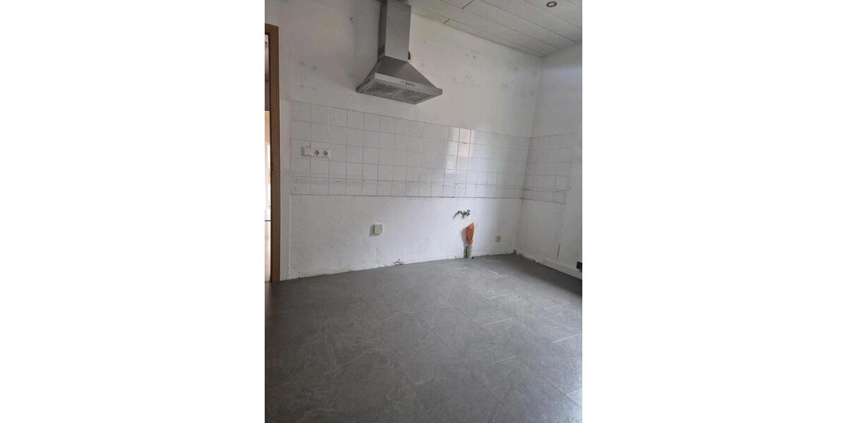 Erdgeschoßwohnung Stuttgart Luginsland - 2 Zimmer, 60 m&sup2;, 900&euro; | Angebot:25145559