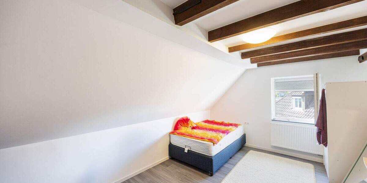 Etagenwohnung Kirchheim am Neckar - 5 Zimmer, 114 m&sup2;, 279.000&euro; | Angebot:25775327