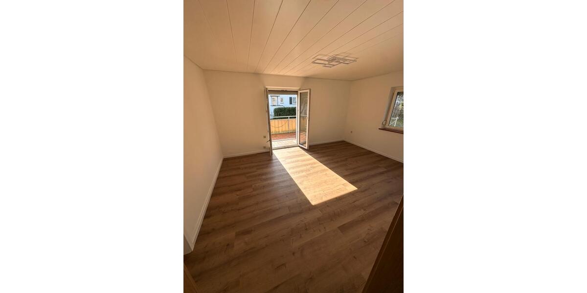 Etagenwohnung Stuttgart Zuffenhausen - 2 Zimmer, 72 m&sup2;, 1.100&euro; | Angebot:24876482