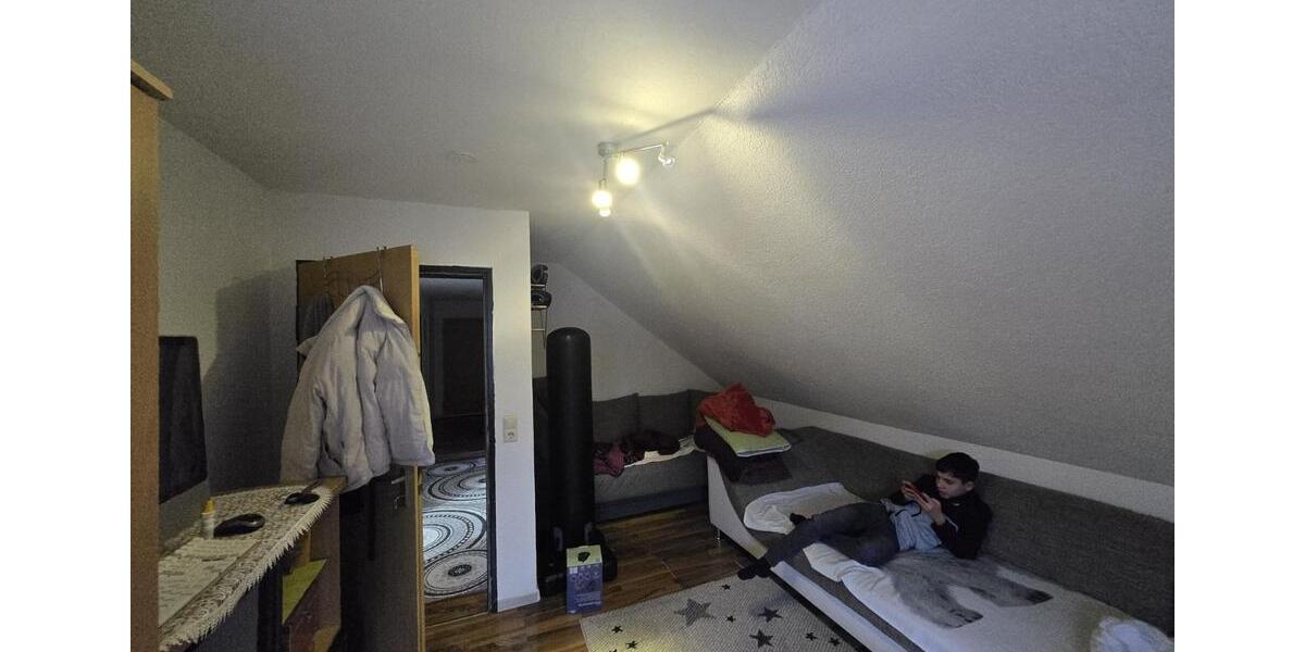 Dachgeschoßwohnung Leonberg - 4 Zimmer, 61 m&sup2;, 239.000&euro; | Angebot:25791428